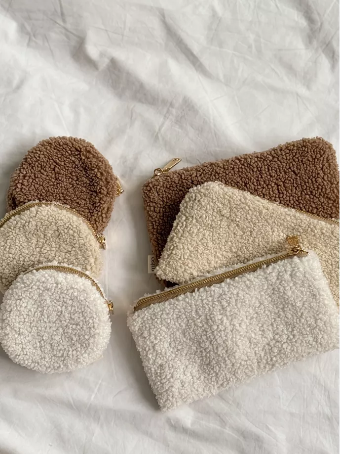 Косметичка TEDDY бежевого кольору конверт