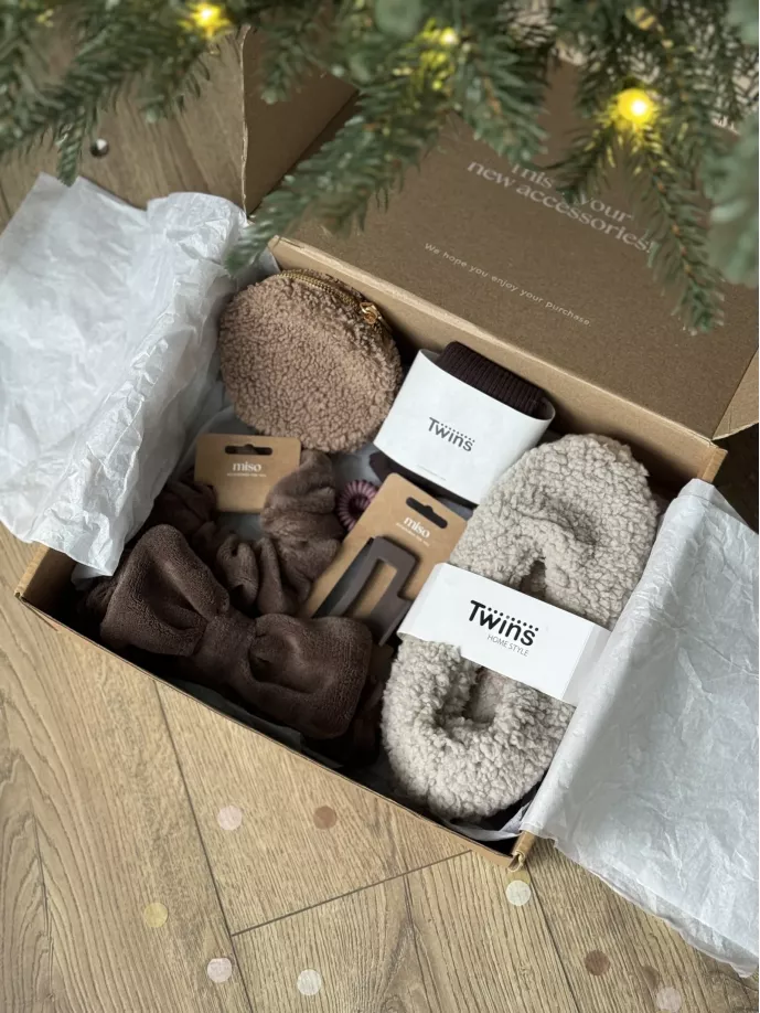 Набір Christmas з круглою косметичкою коричневий