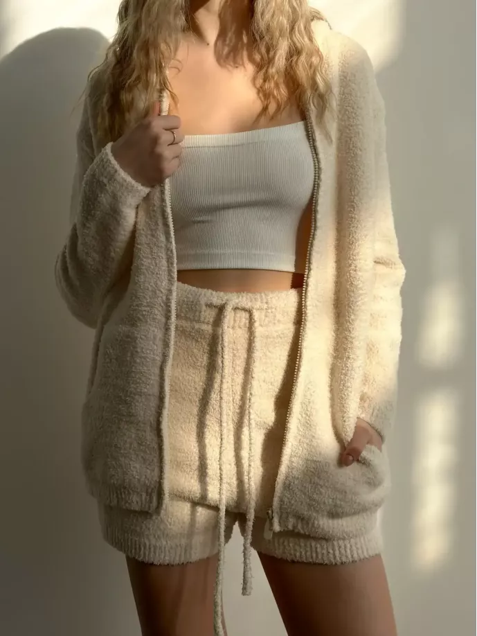 Soft в’язана кофта на блискавці молочна