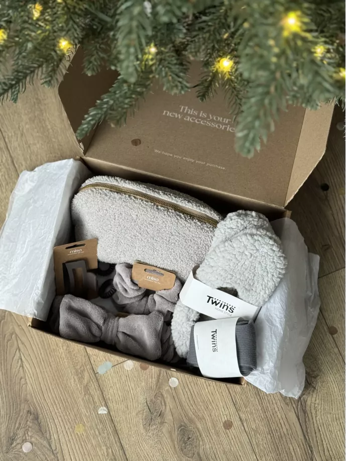 Набір Christmas середня косметичка сірий