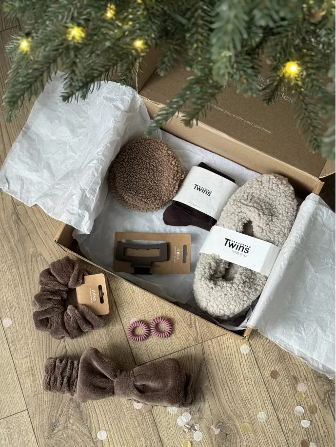 Набір Christmas з круглою косметичкою коричневий