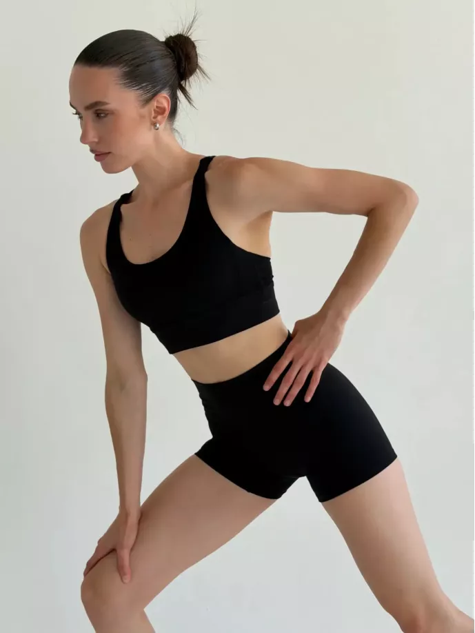 Yoga топ з перехресними бретелями чорний