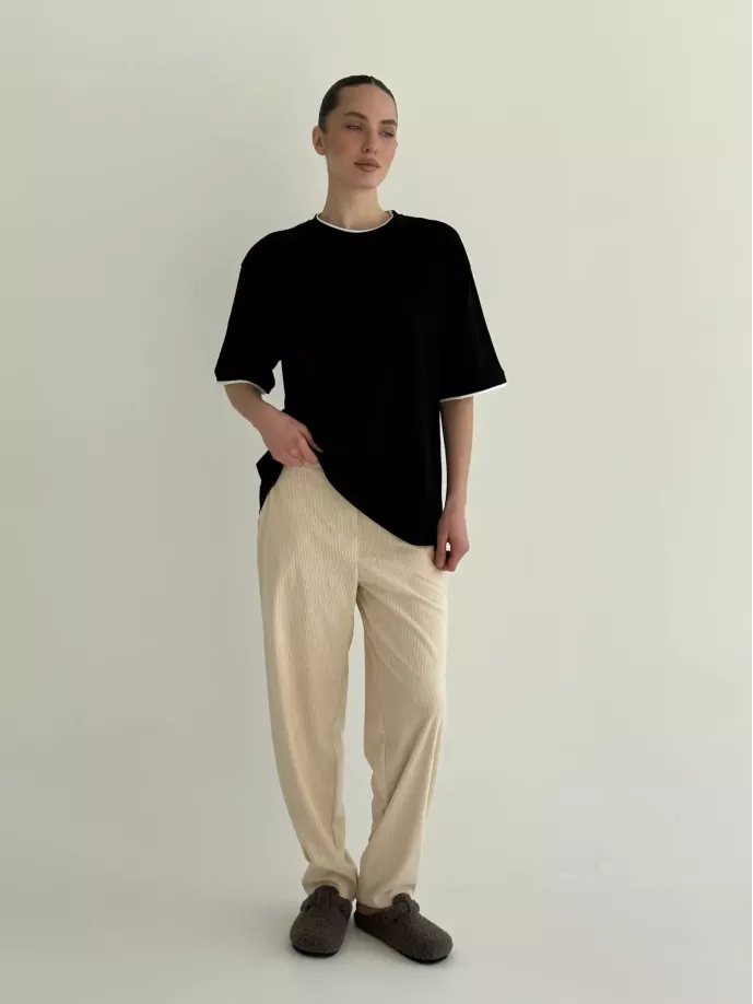 Футболка з білим кантом чорна, onesize